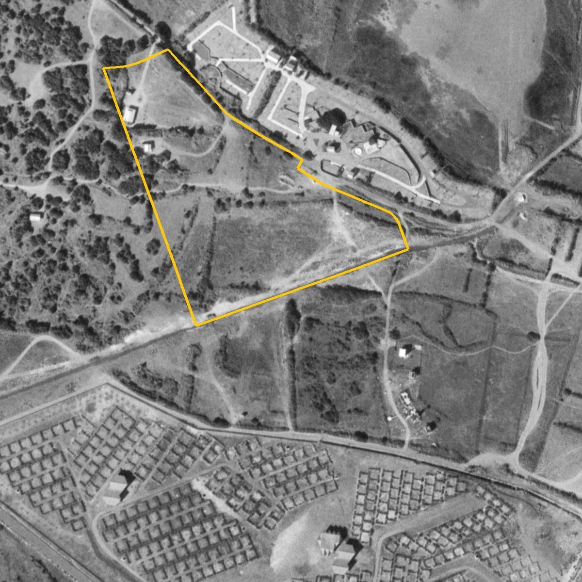 Aerial photo, 3 October 1968: the road is built, the plot is still empty